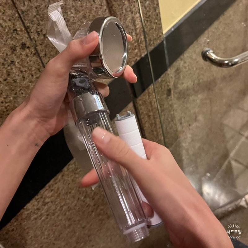샤워기 필터 교체 후기: 수압과 물때 차이 느낀 점 관련 이미지 3